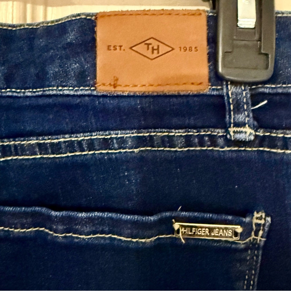 Tommy Hilfiger
Tribeca Side-Stripe Skinny Jeans - Picture 4 of 4